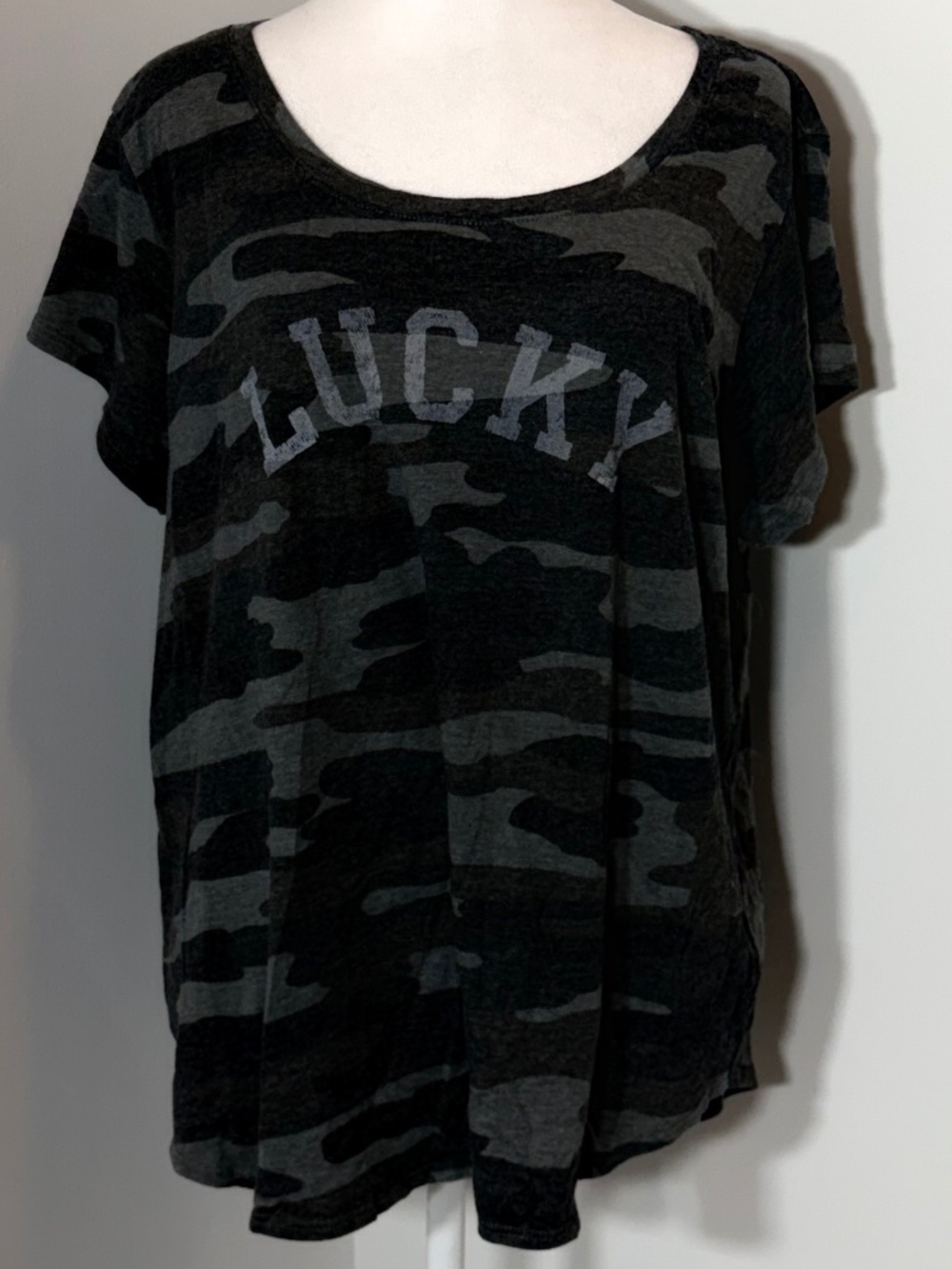 EUC Lucky Brand Scoop Neck Graphic T-Shirt Size XXL
